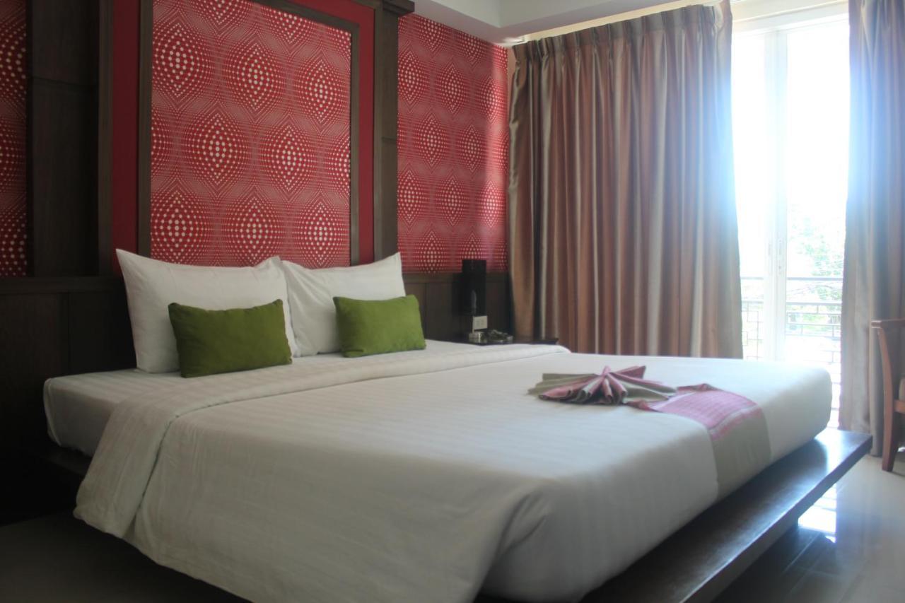 Lub Sbuy House Hotel - Sha Phuket Bagian luar foto