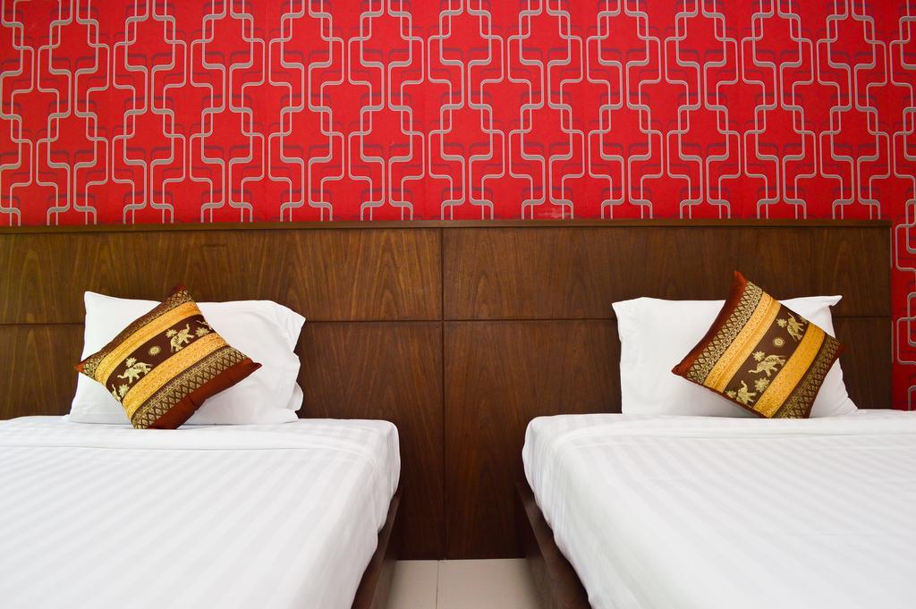 Lub Sbuy House Hotel - Sha Phuket Bagian luar foto