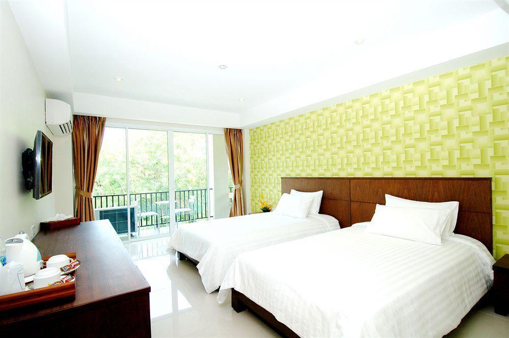 Lub Sbuy House Hotel - Sha Phuket Bagian luar foto