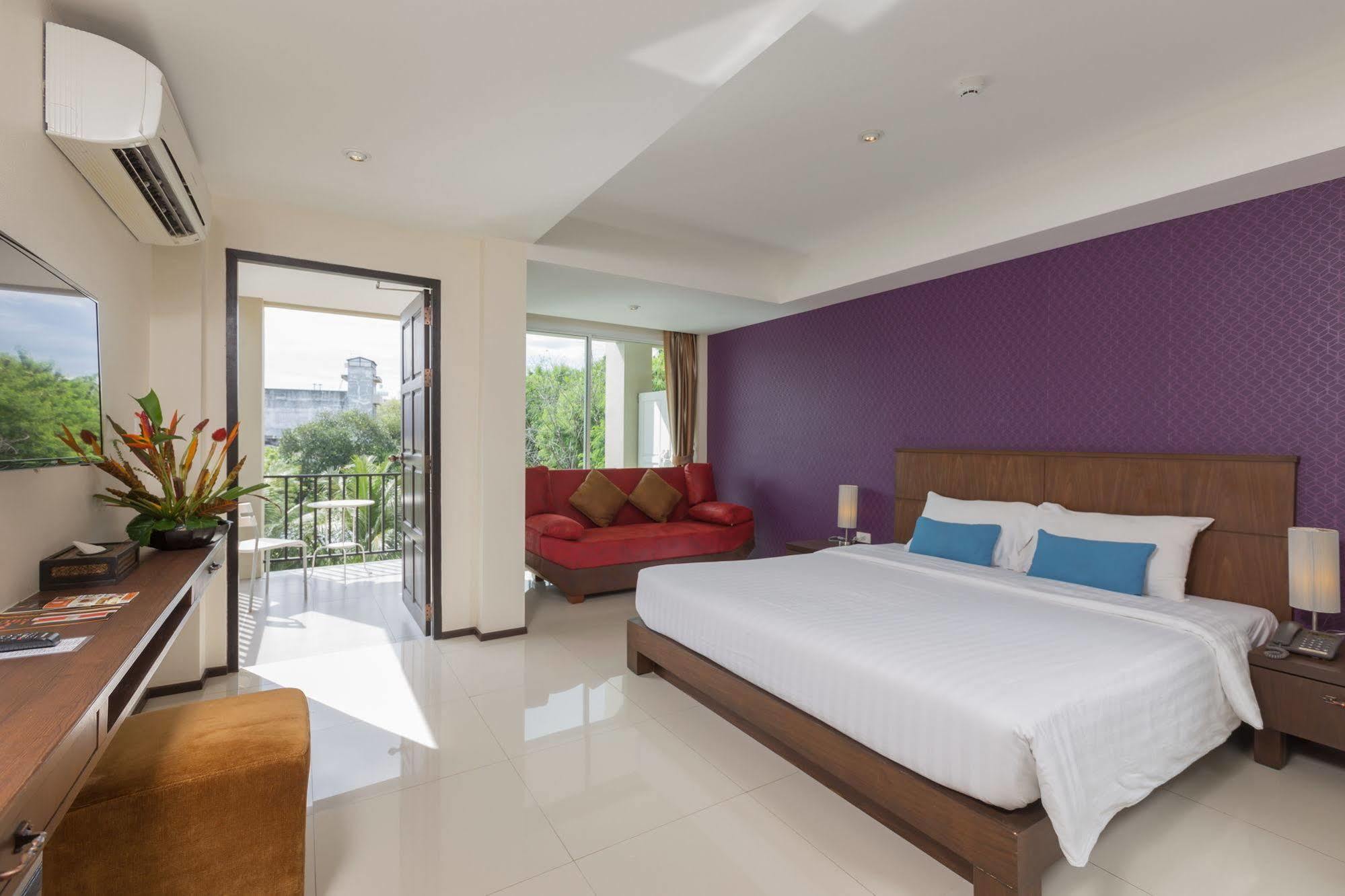 Lub Sbuy House Hotel - Sha Phuket Bagian luar foto