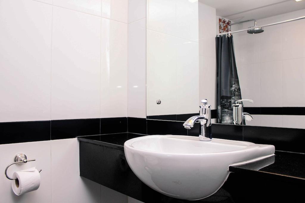 Lub Sbuy House Hotel - Sha Phuket Bagian luar foto