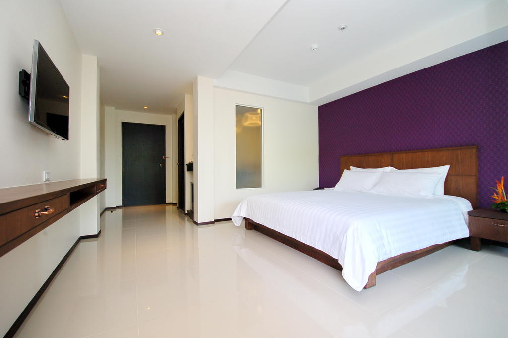 Lub Sbuy House Hotel - Sha Phuket Bagian luar foto